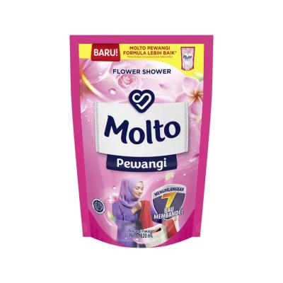 Molto Pewangi Pakaian Flower Shower 820ml